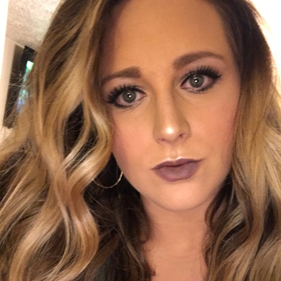 Meet your Posher, Taylor - Picture 1 of 1